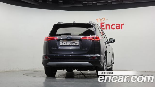 Toyota RAV4 2.5 4WD Hybrid 4th - фото 3