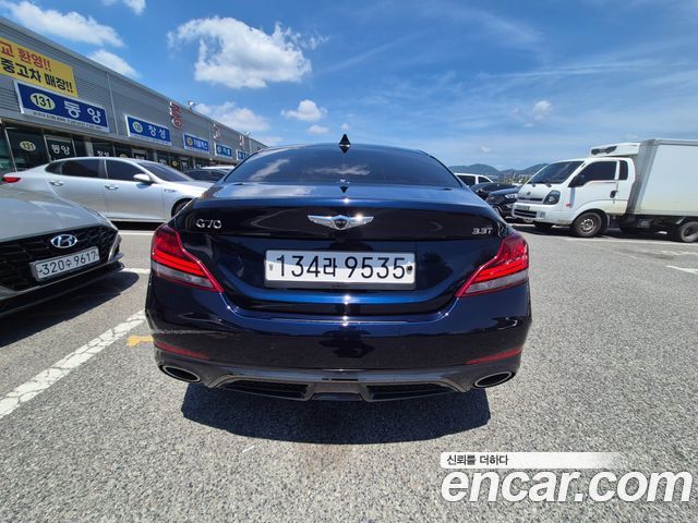 Genesis G70 2.0T Sport Package - фото 2
