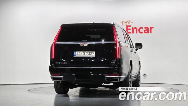 Cadillac Escalade 5-го поколения 6.2 Premium Luxury Platinum - фото 3