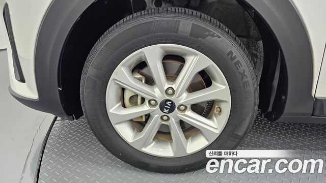 Kia Stonic 1.4 Deluxe - фото 4