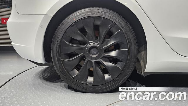Tesla Model 3 Long Range AWD - фото 3