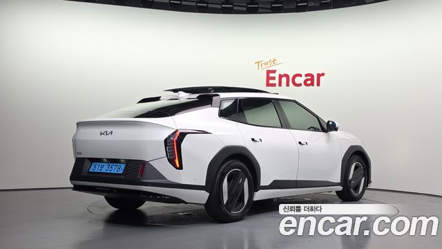Kia EV4 Long Range 2WD Earth - фото 1