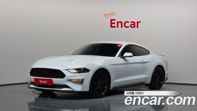 Ford Mustang Coupe - фото 0
