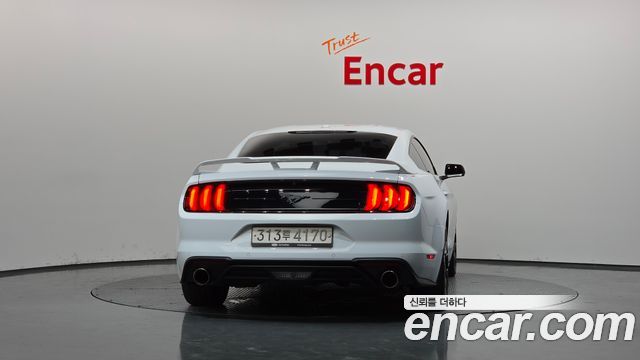 Ford Mustang Coupe - фото 3