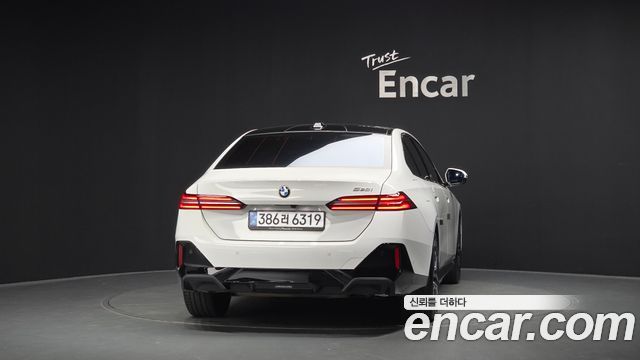 BMW 5 Series G60 520i M Sport - фото 3