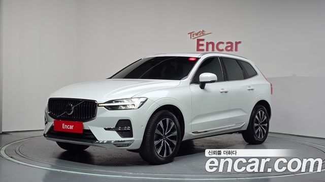 Volvo XC60 2-го поколения B5 Ultimate Bright - фото 0