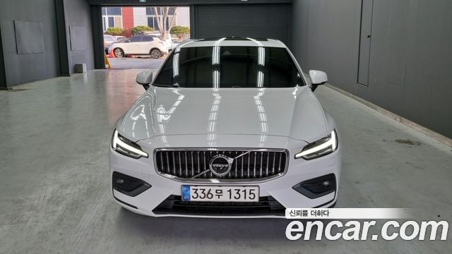 Volvo S60 3-го поколения B5 Inscription - фото 2