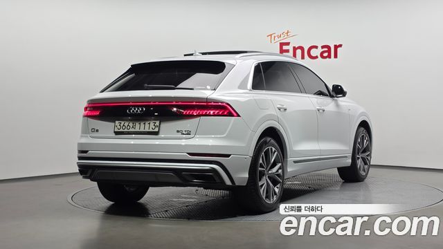 Audi Q8 50 TDI Quattro Premium - фото 1