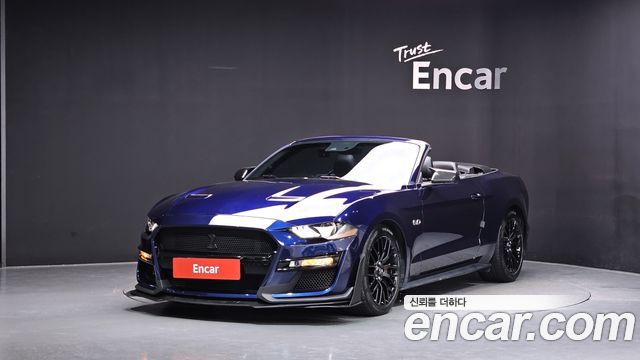 Ford Mustang GT Convertible - фото 0