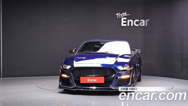 Ford Mustang GT Convertible - фото 2