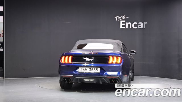 Ford Mustang GT Convertible - фото 3