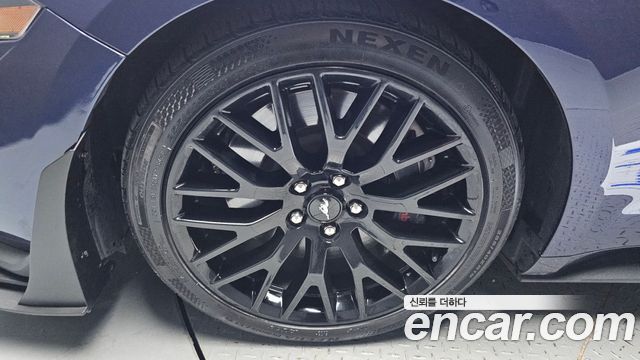 Ford Mustang GT Convertible - фото 4