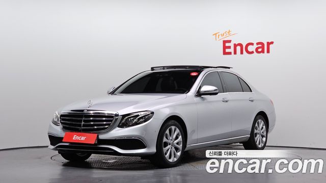 Mercedes-Benz E-Class W213 E300 Exclusive - фото 0
