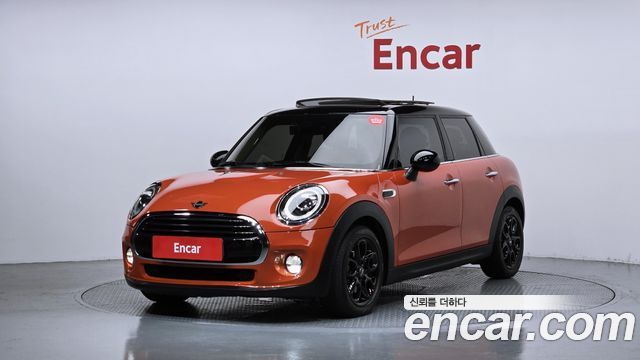 Mini Cooper 5Door HIGH 3rd - фото 0