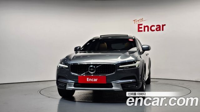 Volvo V90 Cross Country D5 PRO AWD - фото 2