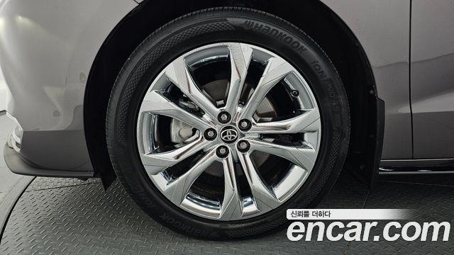 Toyota Sienna 4-го поколения 2.5 Hybrid 2WD - фото 3