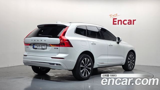 Volvo XC60 2-го поколения B5 Ultimate Bright - фото 1