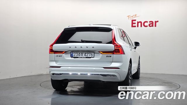 Volvo XC60 2-го поколения B5 Ultimate Bright - фото 3