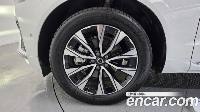 Volvo XC60 2-го поколения B5 Ultimate Bright - фото 4