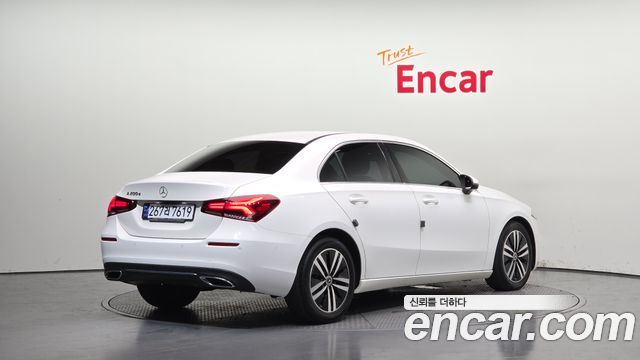 Mercedes-Benz A-Class W177 A200d Sedan - фото 1