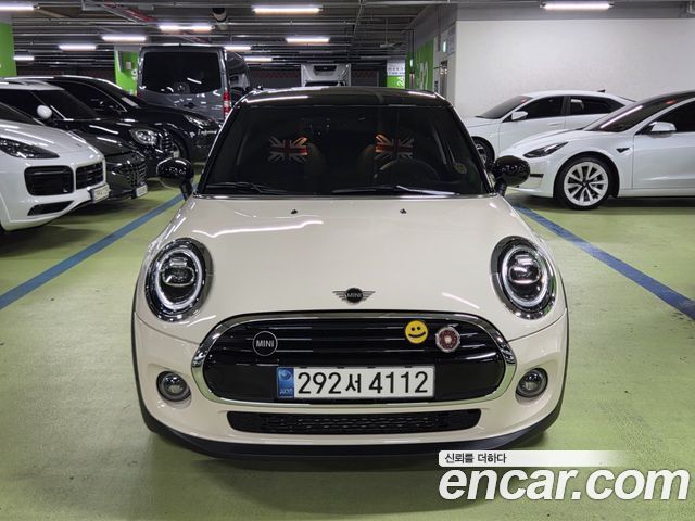 Mini Cooper 5Door Standard 3rd - фото 0