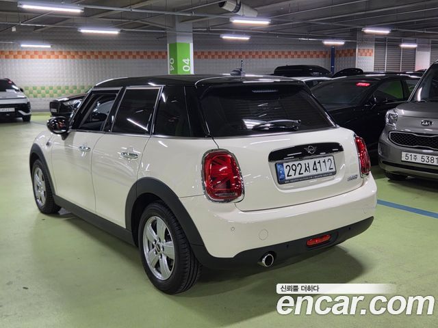 Mini Cooper 5Door Standard 3rd - фото 1