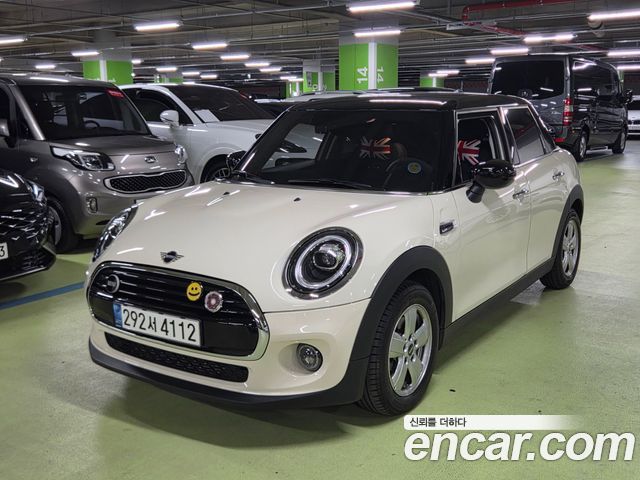 Mini Cooper 5Door Standard 3rd - фото 2