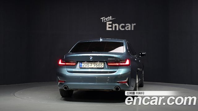 BMW 3 Series G20 320i Luxury - фото 3