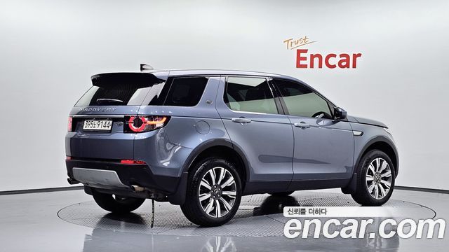 Land Rover Discovery Sport 2.0 TD4 HSE Luxury - фото 0