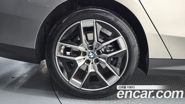 BMW 5 Series G60 520i - фото 3