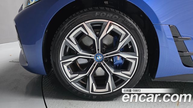 BMW i4 eDrive40 M Sports Pro - фото 4