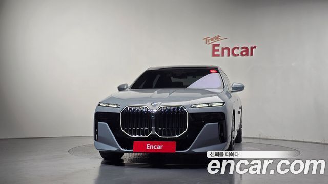 BMW 7 Series G70 740i xDrive M Sport - фото 2