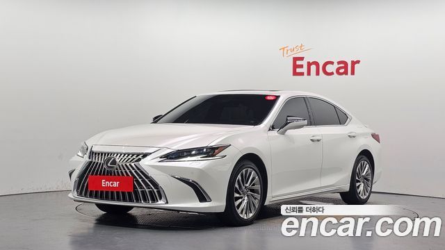 Lexus ES 300h 7-го поколения Executive - фото 0