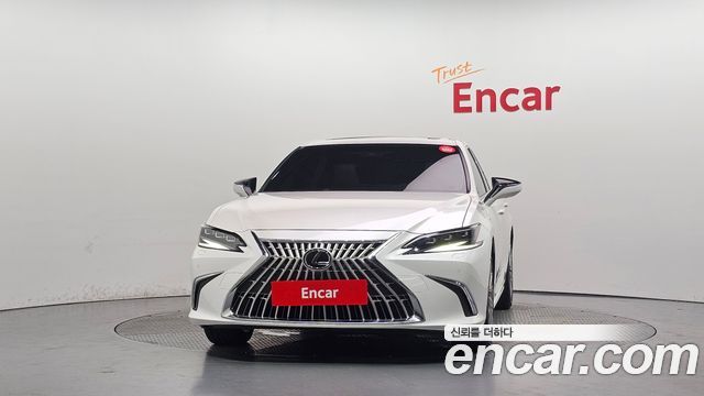 Lexus ES 300h 7-го поколения Executive - фото 2