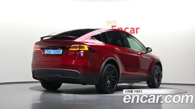 Tesla Model X AWD - фото 1