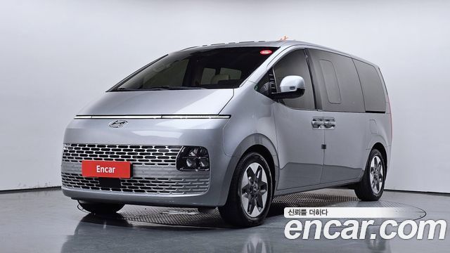 Hyundai Staria 4WD Tourer 9-Seater Modern - фото 0