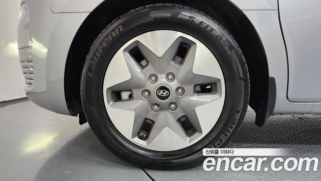 Hyundai Staria 4WD Tourer 9-Seater Modern - фото 4