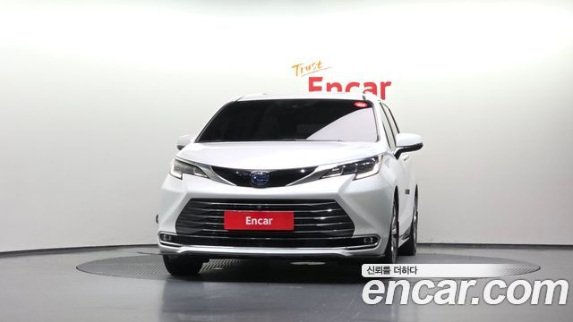 Toyota Sienna 4-го поколения 2.5 Hybrid 2WD - фото 2