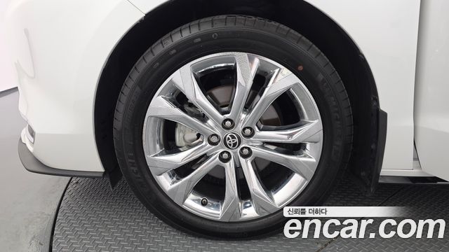 Toyota Sienna 4-го поколения 2.5 Hybrid 2WD - фото 4