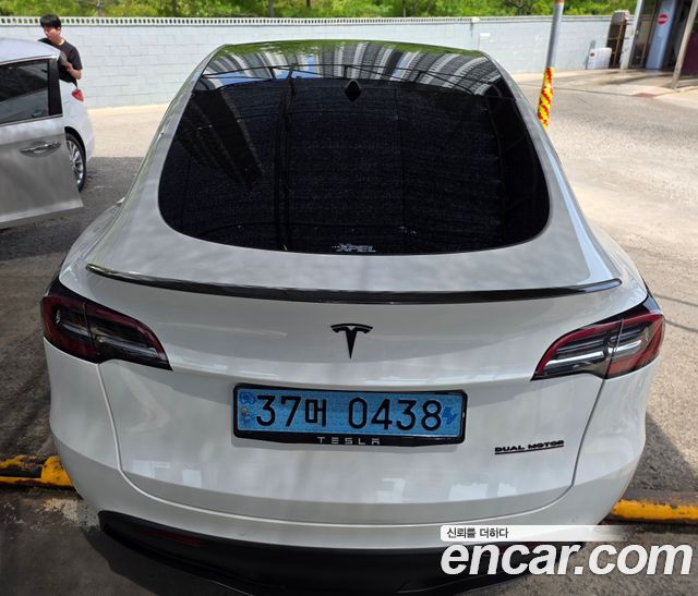 Tesla Model Y Long Range AWD - фото 3