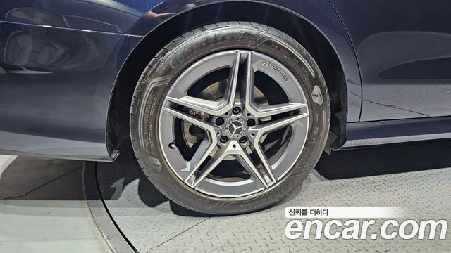 Mercedes-Benz E-Class W213 E250 AMG Line - фото 4