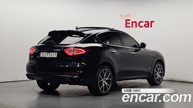 Maserati Levante 3.0 S AWD GranSport - фото 1