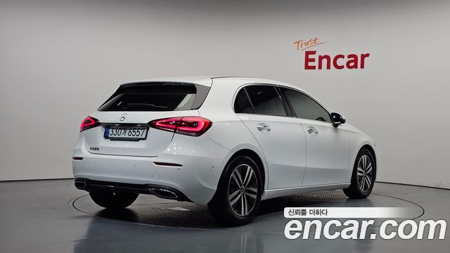 Mercedes-Benz A-Class W177 A220 Hatchback - фото 1