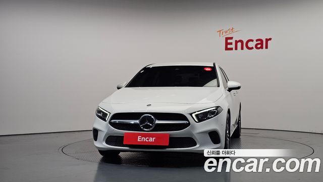 Mercedes-Benz A-Class W177 A220 Hatchback - фото 2