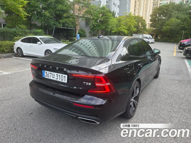 Volvo S60 3-го поколения T5 Inscroption - фото 2