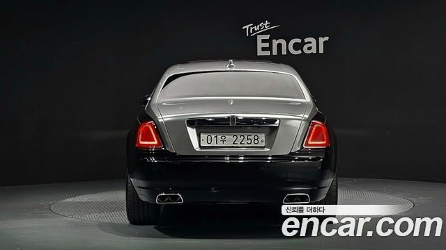 Rolls-Royce Ghost 6.6 V12 - фото 3