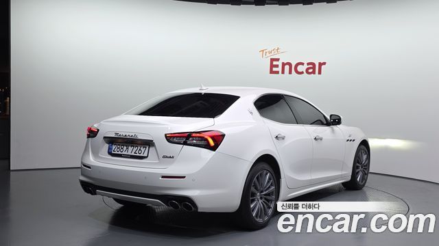 Maserati Ghibli 2.0 GT 3rd - фото 1
