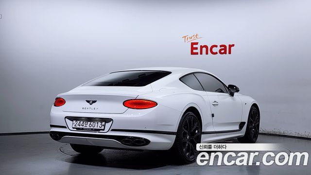 Bentley Continental GT 4.0 GTS - фото 1