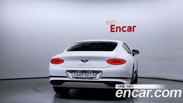 Bentley Continental GT 4.0 GTS - фото 3