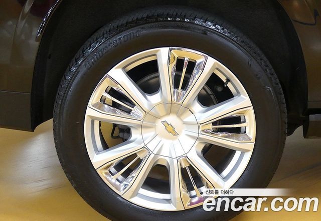 Chevrolet Surburban 6.2 - фото 4